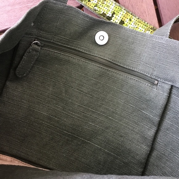 Hold Large Sequin tote - Picture 2 of 4